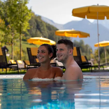 Hotel Waelderin-wellness, Sport & *